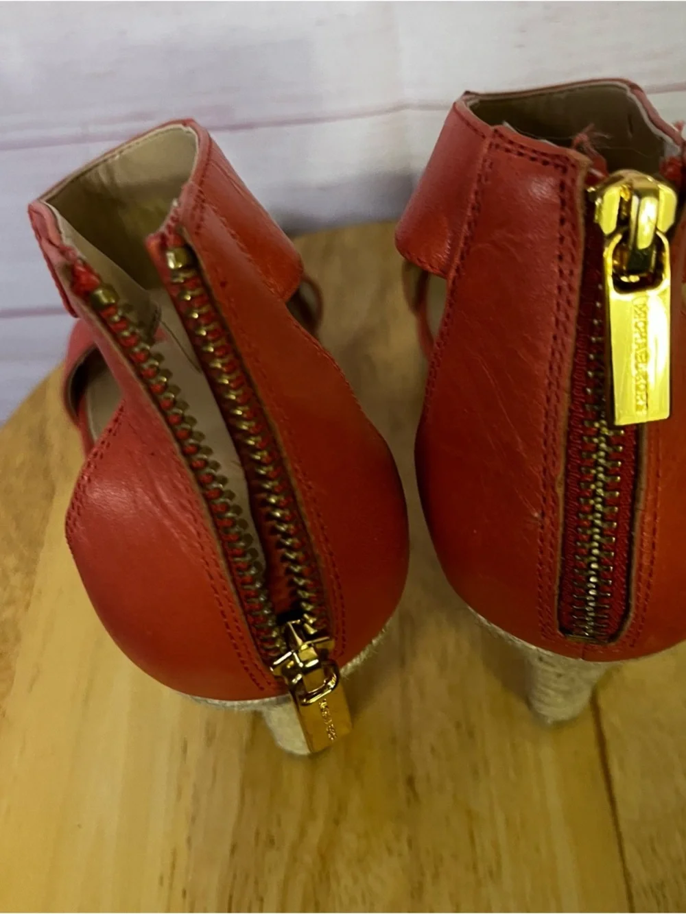 Michael Kors Salmon Color T Strap Open‎ Toe Wedge Sandal Size 8